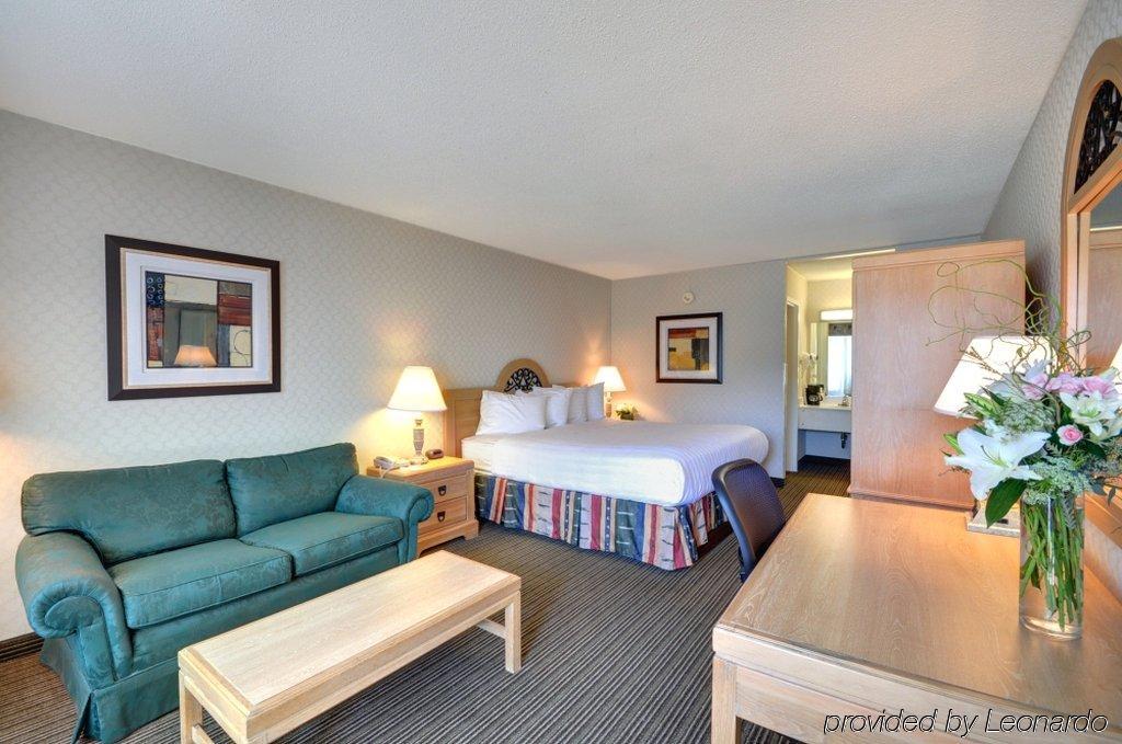 Red Roof Inn & Suites Dekalb DeKalb Quarto foto